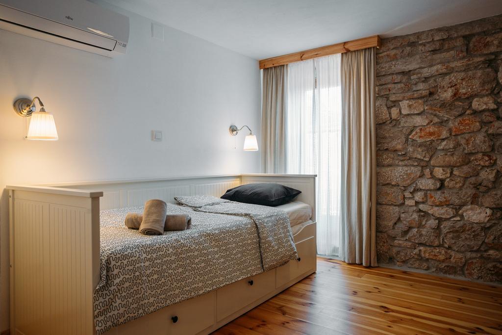 Charming Old Stone House Sali Exterior foto